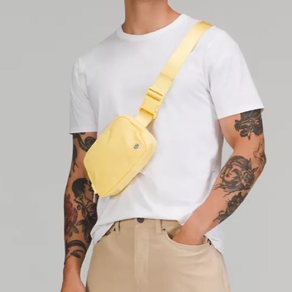 LAST ONE❗️Lululemon Everywhere Belt Bag Sunray ☀️ 🏖 - Picture 5 of 9